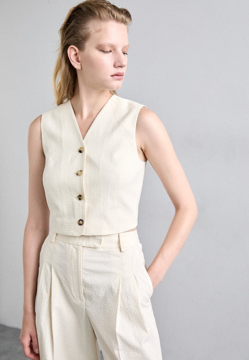 

Жилет BLAIRE By Malene Birger, кремовый