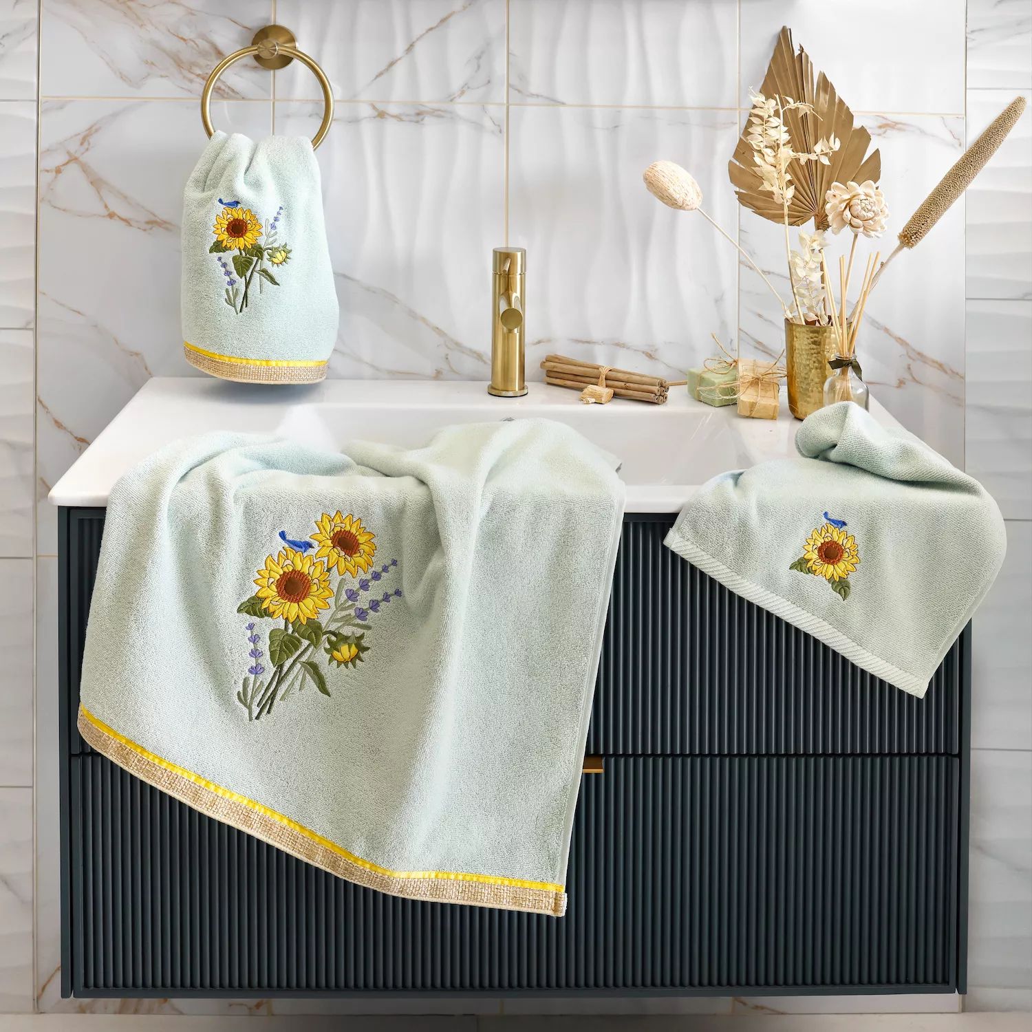 

Linum Home Textiles Турецкий хлопок Girasol Набор из 3 украшенных полотенец