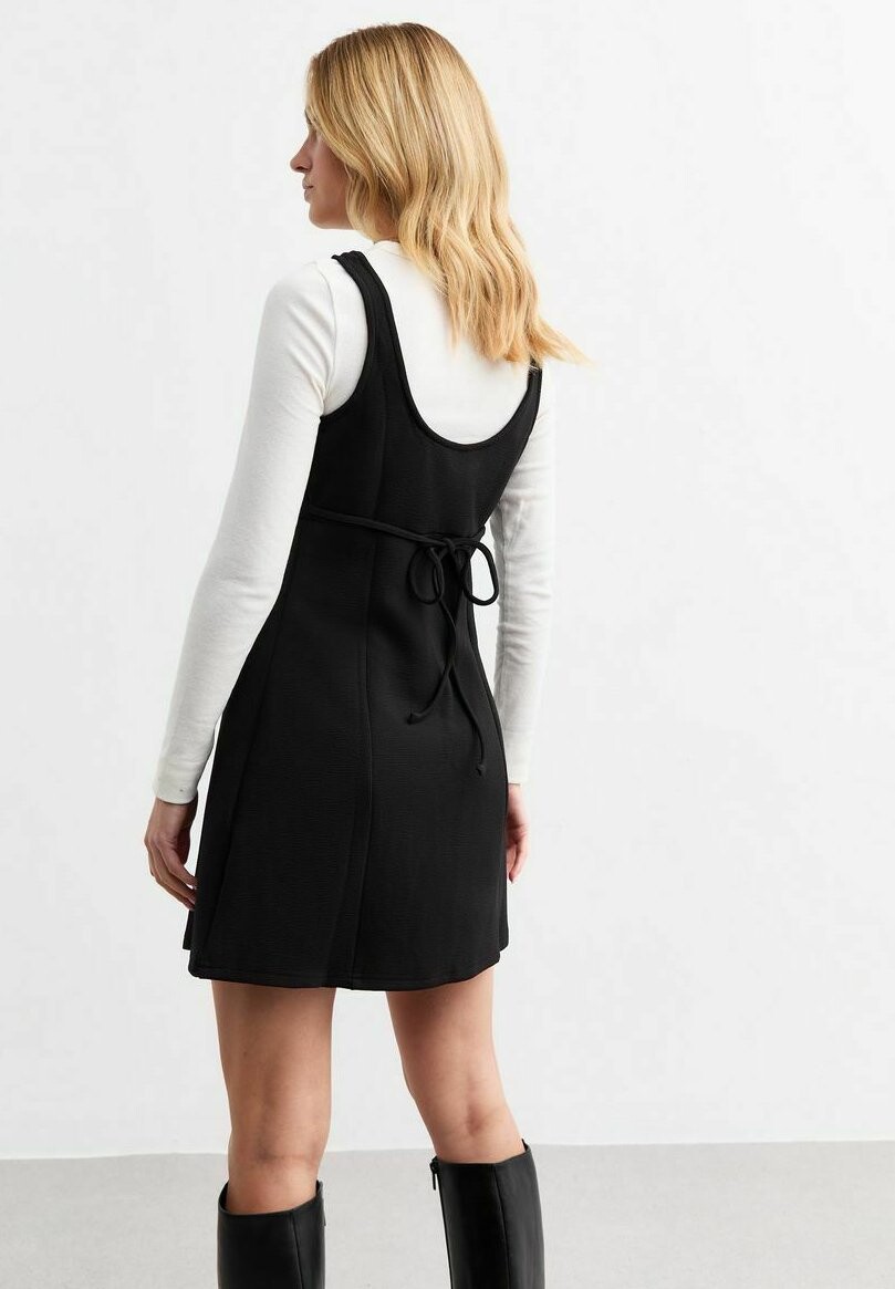 

Платье из джерси SLEEVELESS MINI PINAFORE New Look, черный