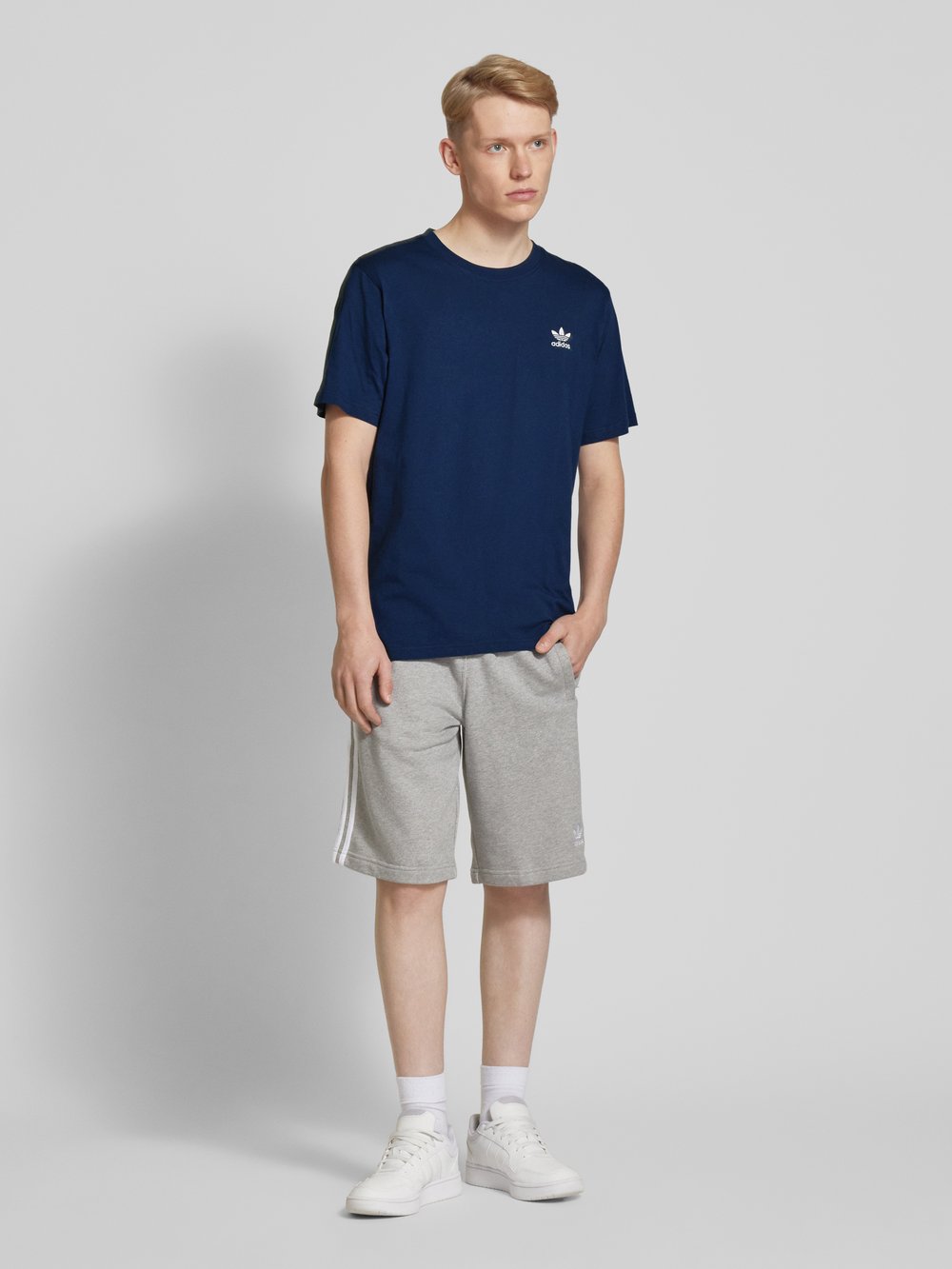 

Футболка с вышитым логотипом adidas Originals