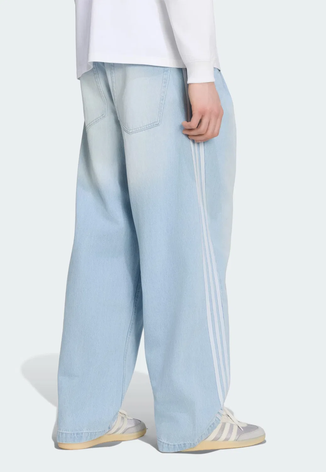 Джинсы Adidas Originals Baggy Pleated Jeans Adilenium Season 5 светло-голубого цвета — фото 3