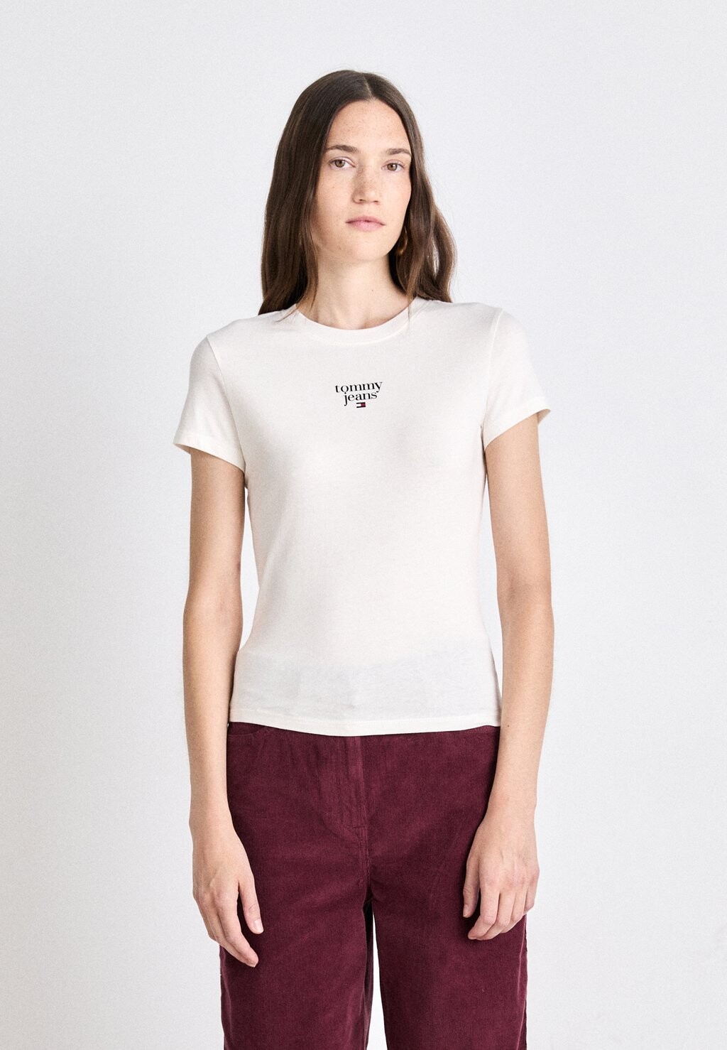 

Простая футболка SLIM ESSENTIAL LOGO TEE Tommy Hilfiger, белый