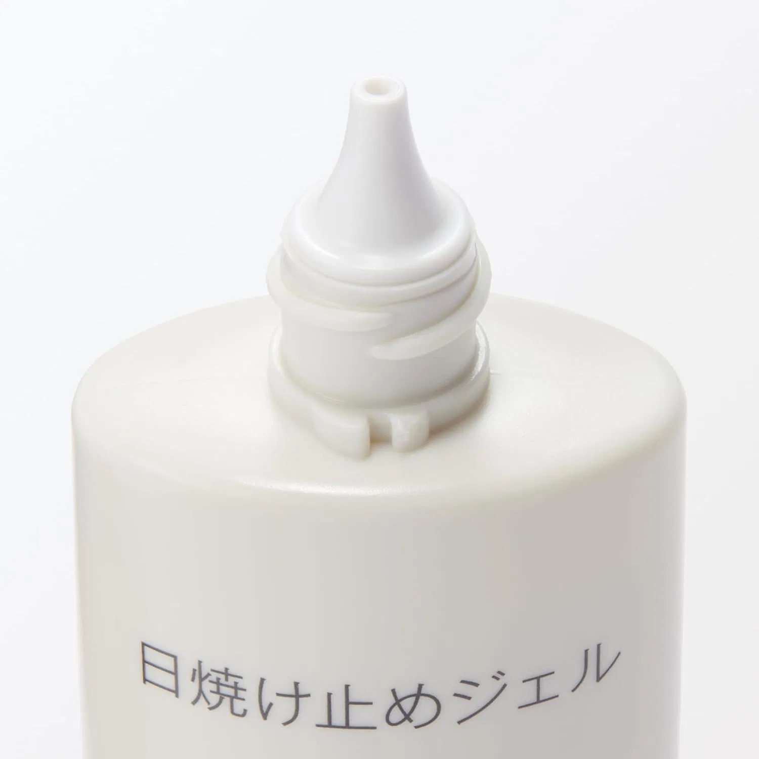 Солнцезащитный гель MUJI Sunscreen Gel SPF50+ PA++++ 30 мл белый — фото 2