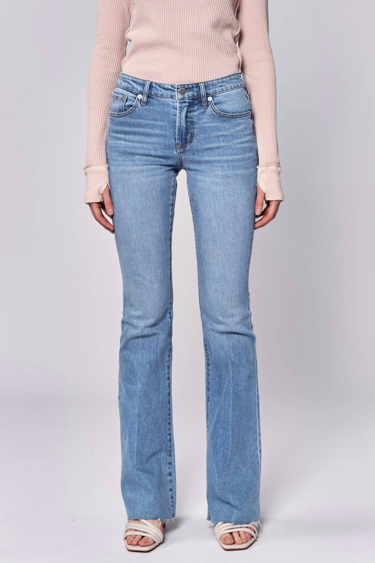 

Джинсы Rosa средней посадки Flare в оттенке Bella Dear John Denim, Bella