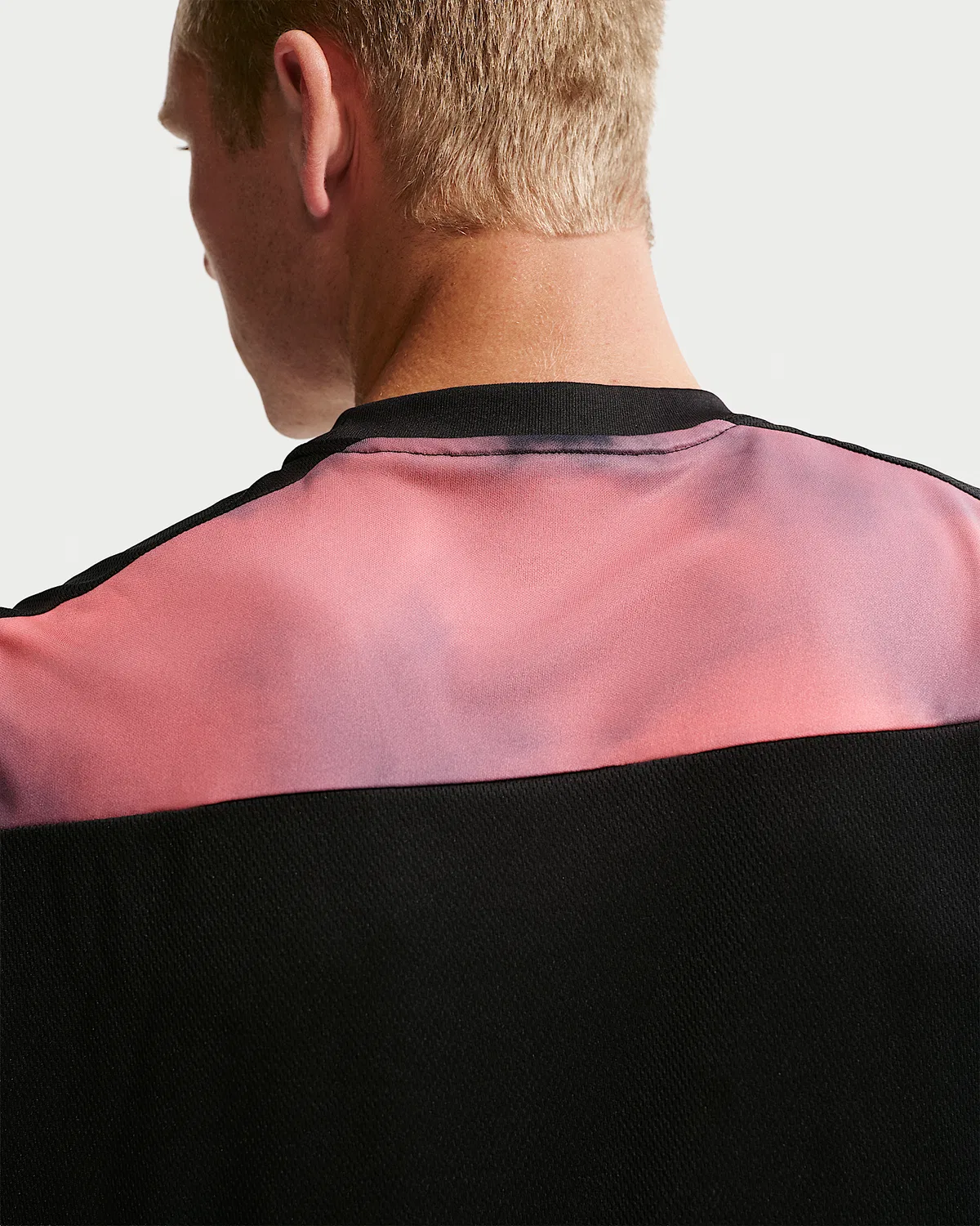 Мужская футболка Nike Academy+ Dri-FIT с коротким рукавом, Hot Lava/Black/Black — фото 2