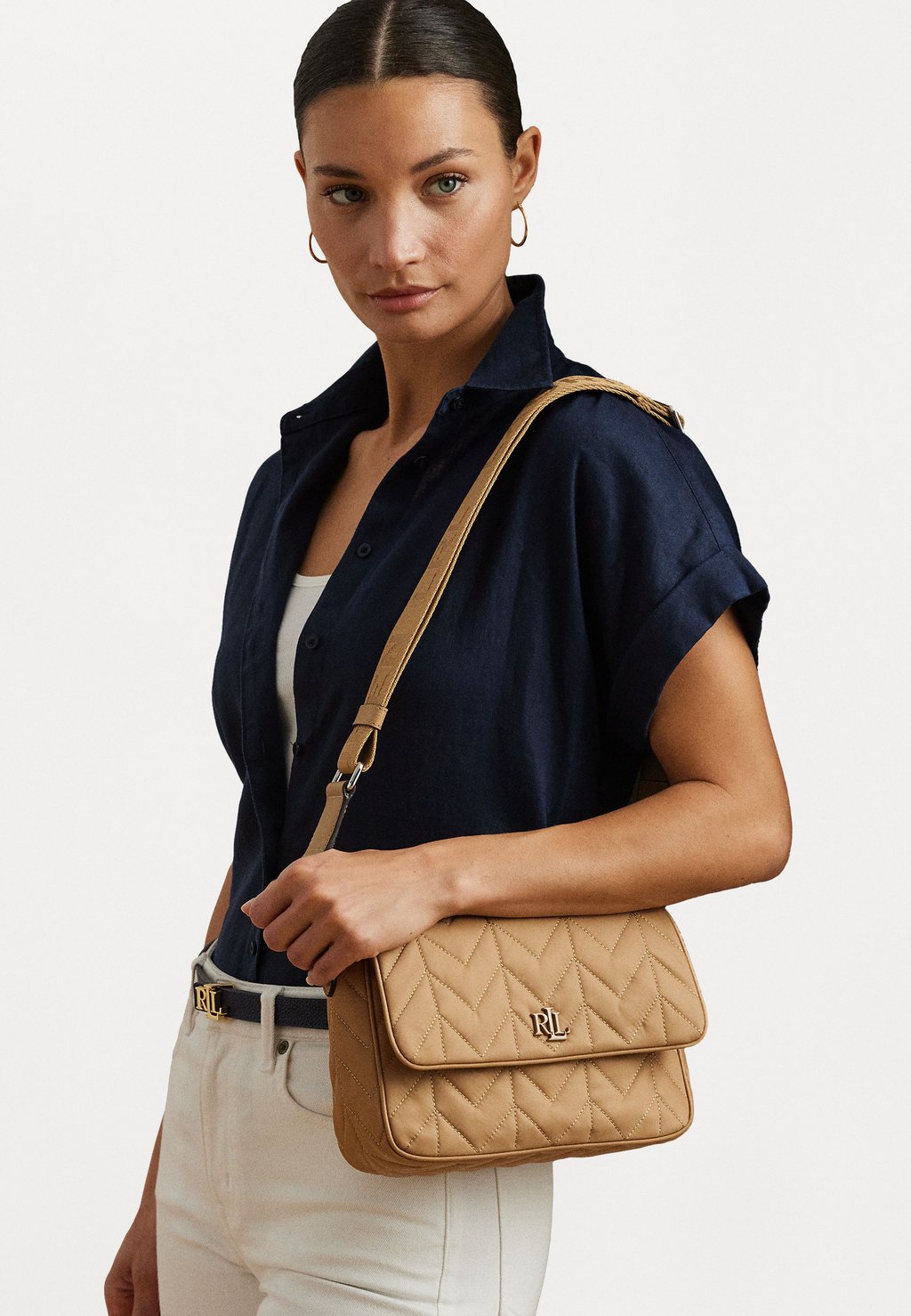

Сумка через плечо QUILTED MEDIUM STEVIE MESSENGER BAG Lauren Ralph Lauren, хаки