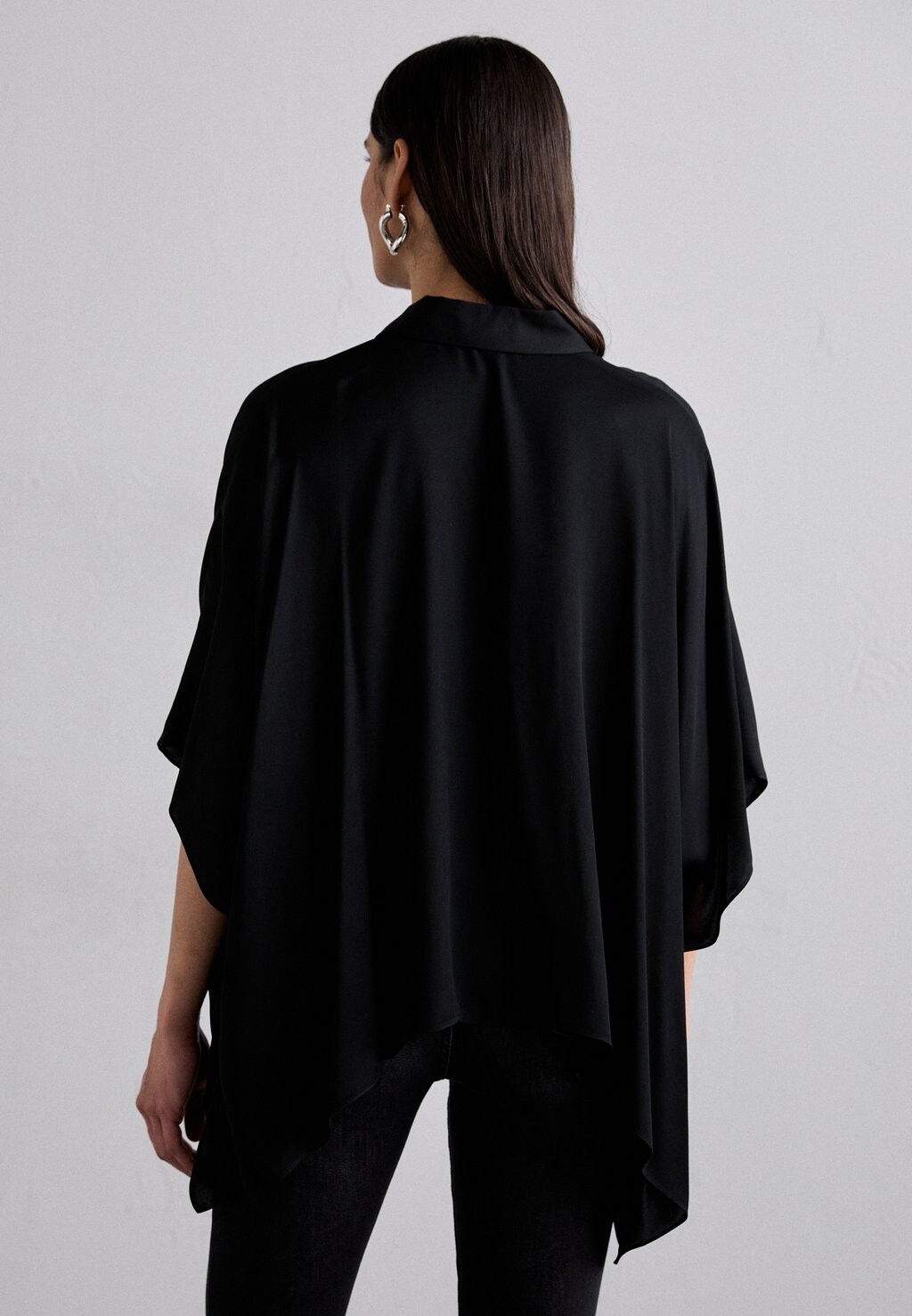 

Рубашка-блузка DEANNE BLOUSE Alice + Olivia, черный