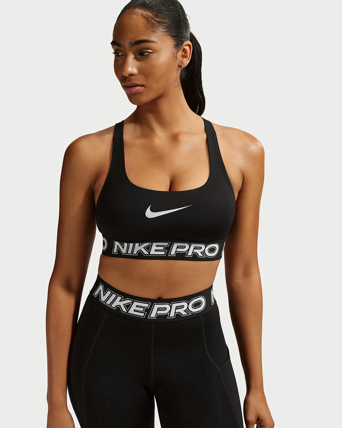 Женский спортивный бюстгальтер Nike Pro с легкой поддержкой без поролона, Black/White/Metallic Silver