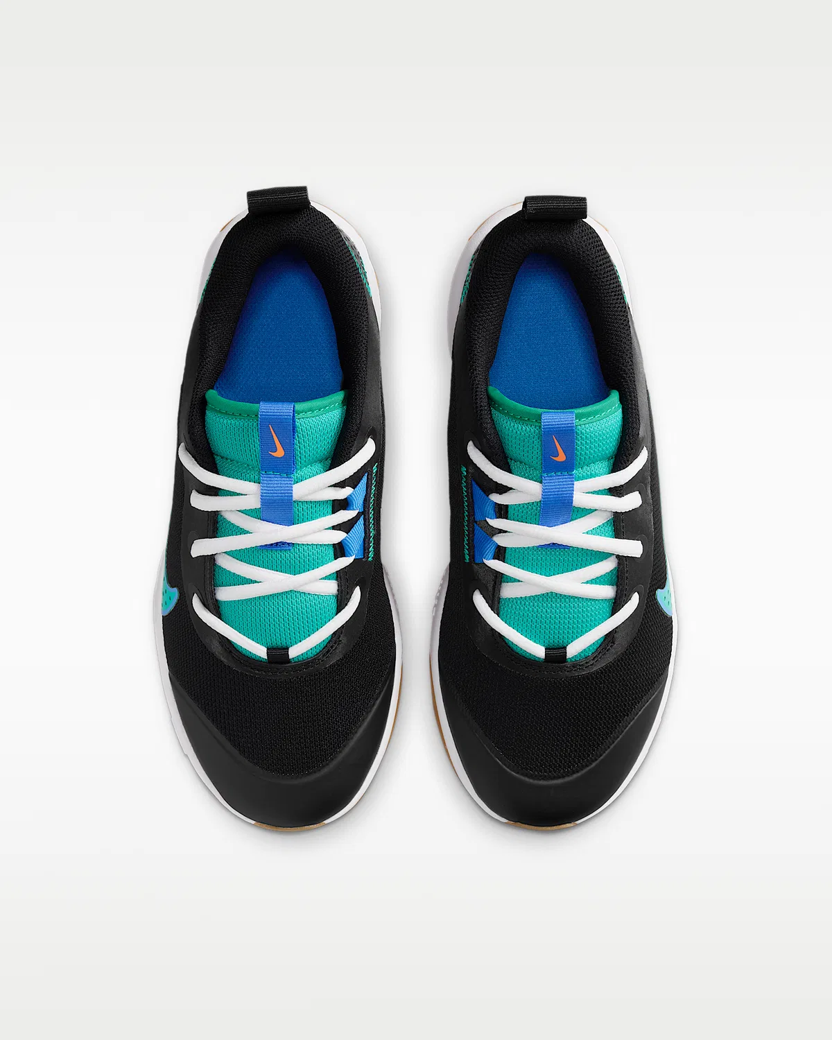 Детские кроссовки для зала Nike Omni Multi-Court, Black/Blue Crystal/Total Orange/Clear Emerald — фото 4