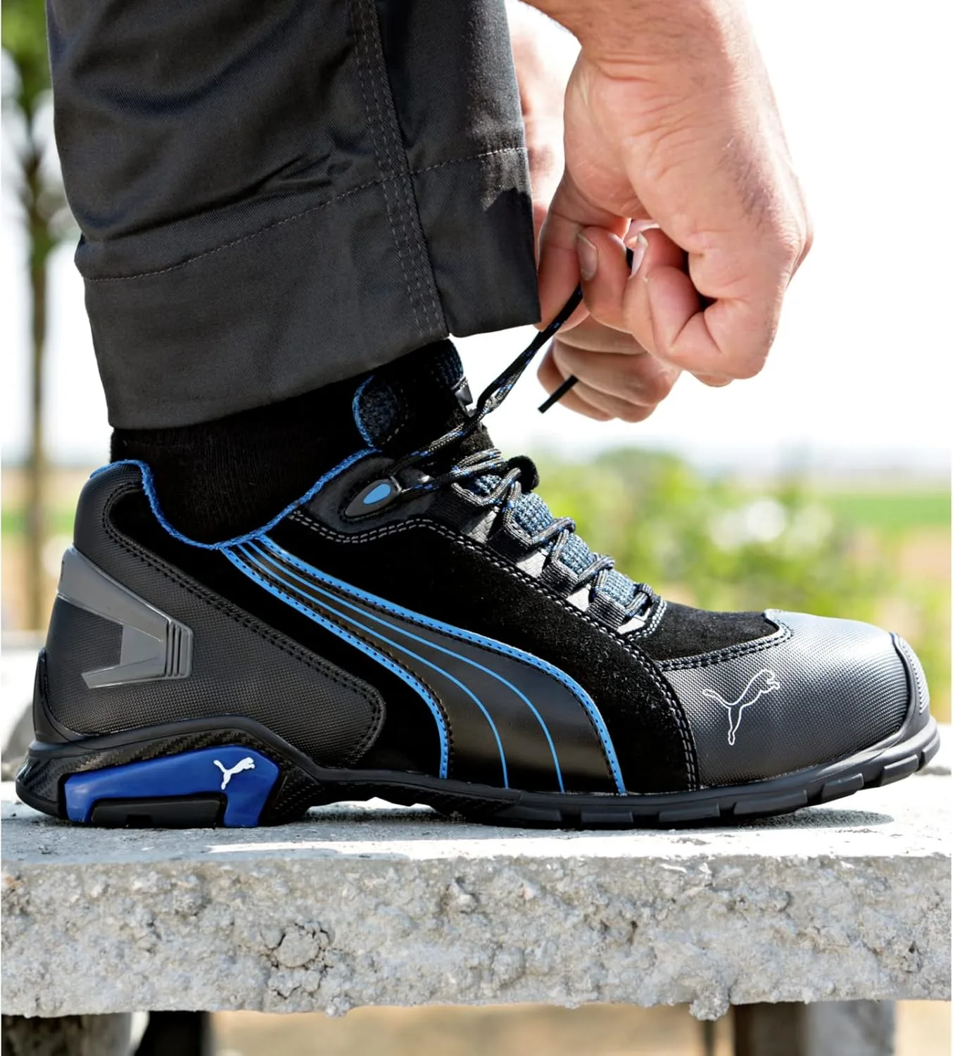 Отличные ботинки PUMA Safety Rio Black Low мужские, модель S3 SRC, с алюминиевыми носками, защитой от проникновения и нескользящей подошвой, черный/синий — фото 2
