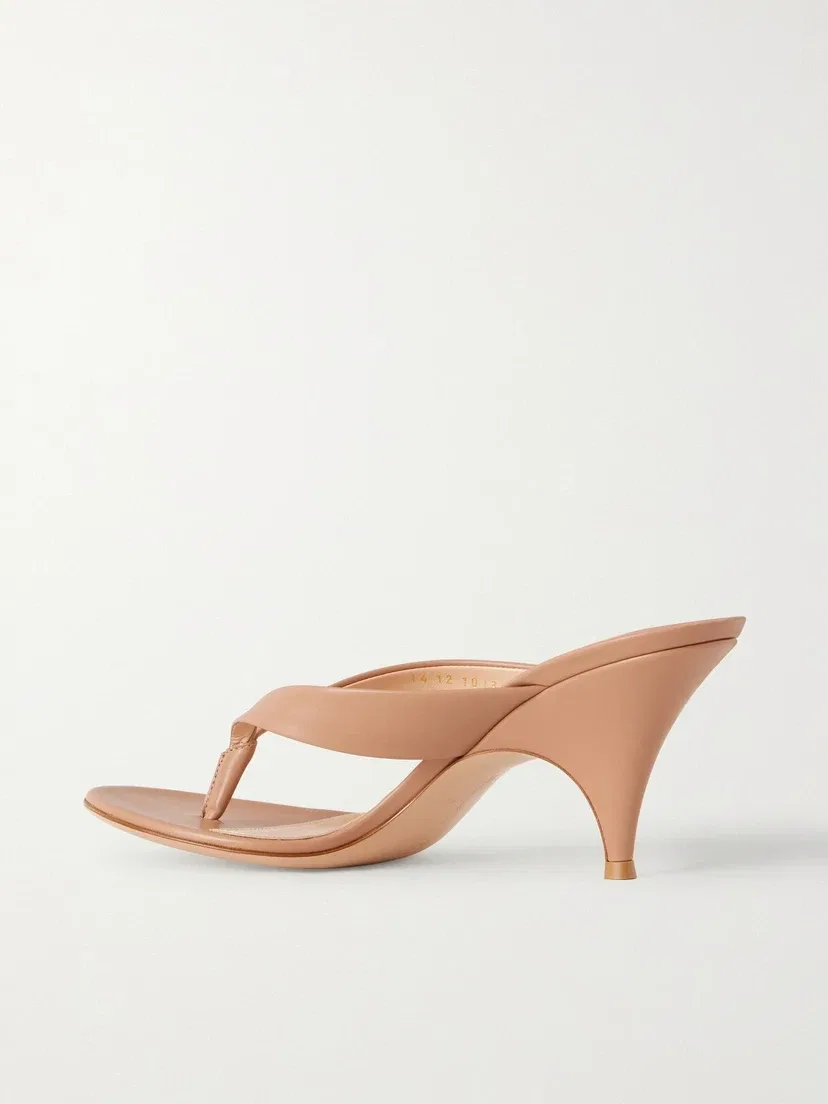 Сандалии Sofia Thong 70 из кожи Gianvito Rossi, бежевый — фото 3
