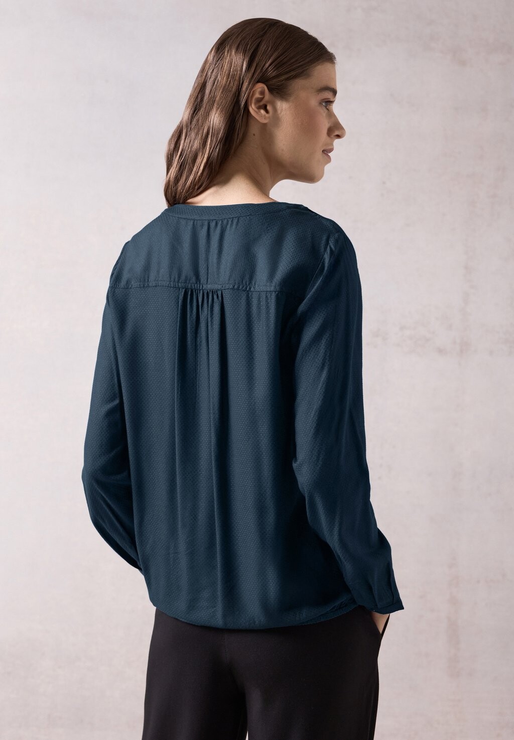 

Топ с длинными рукавами MIT ELASTISCHEM SAUM Cecil, цвет Mottled Dark Blue