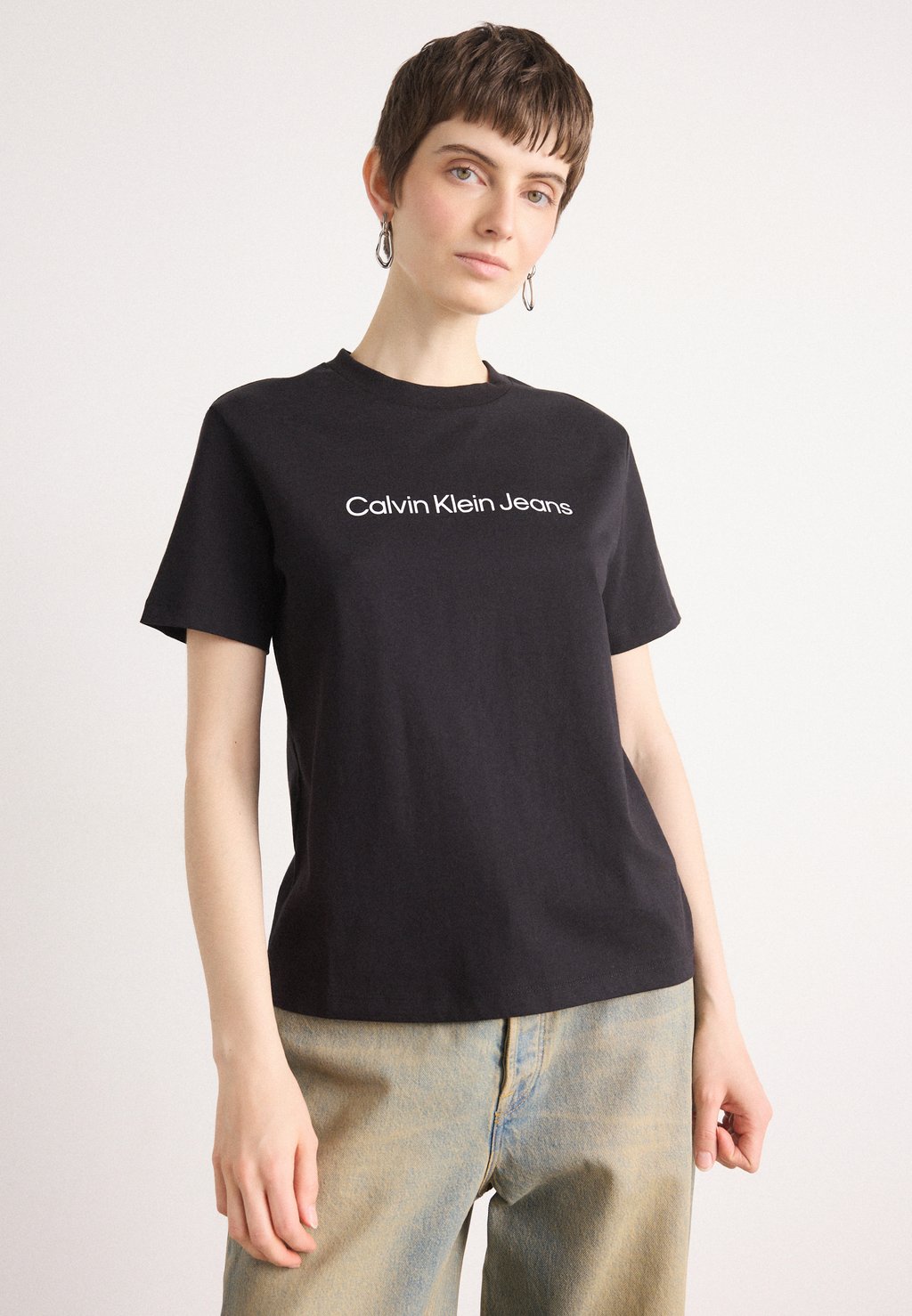 

Футболка с принтом LOGO CLASSIC TEE Calvin Klein Jeans, черный