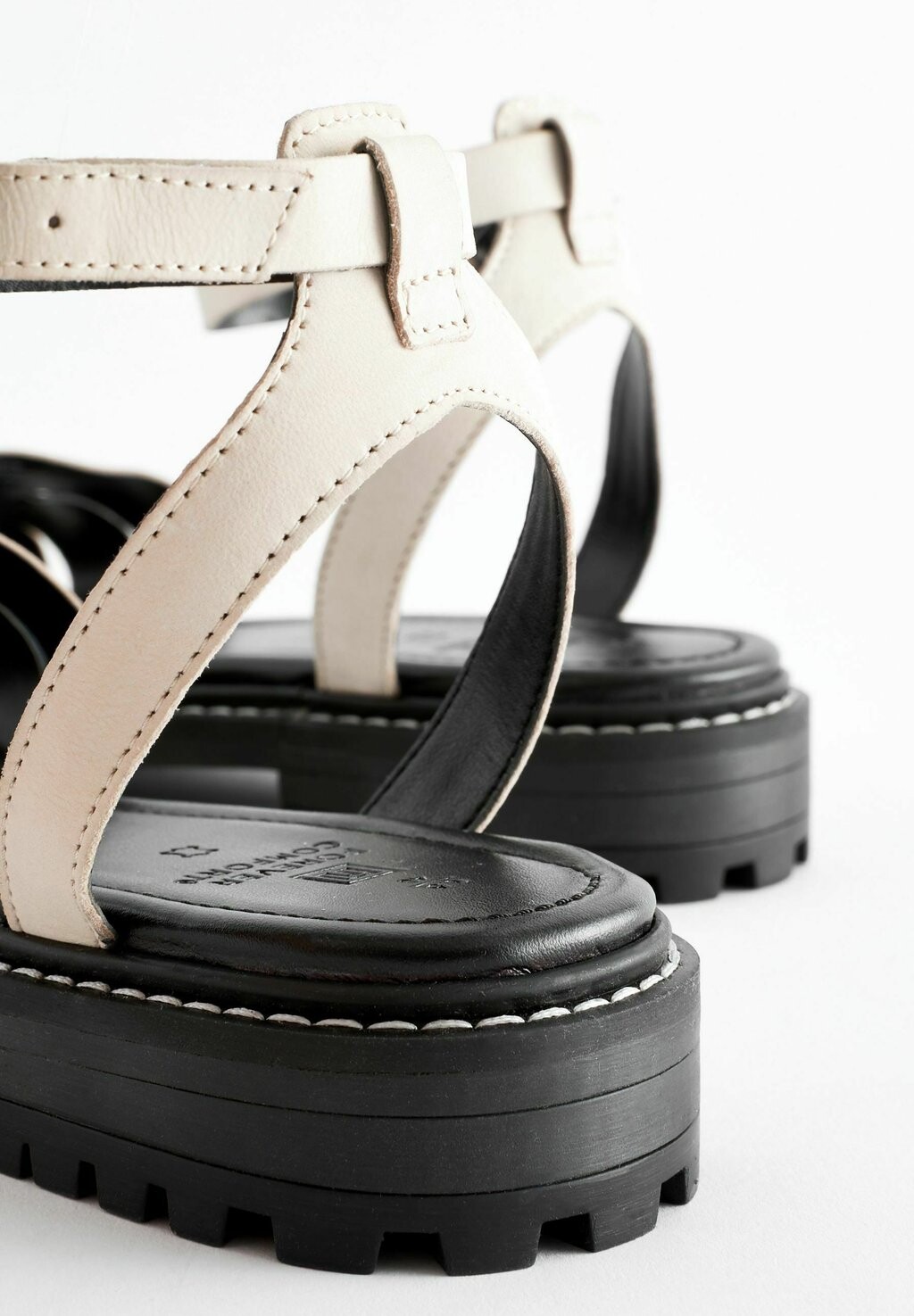 

Сандалии Forever Comfort Cleated Regular Wide Fit Next, бежевый