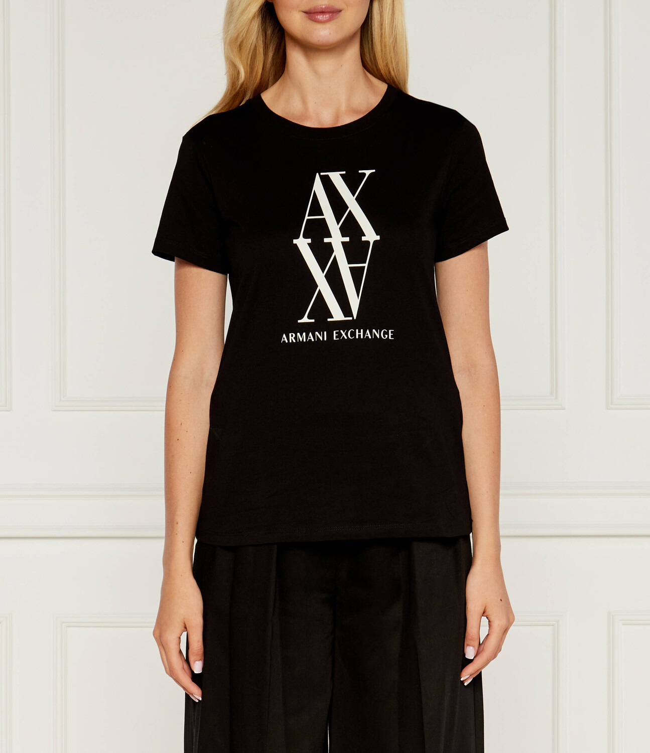 

Футболка Armani Exchange Slim Fit, черный