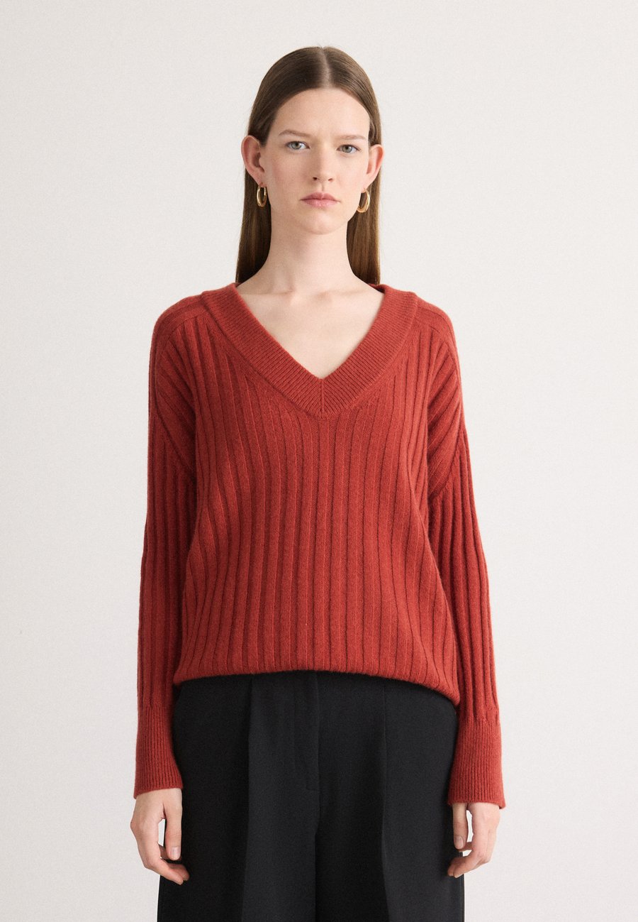 

Джемпер GANT V NECK, Modern Rust/Copper
