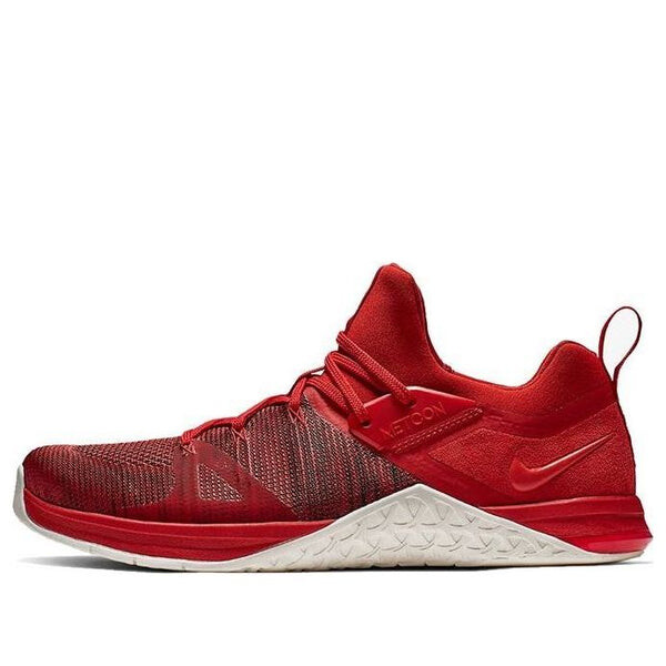

Кроссовки metcon flyknit 3 Nike, красный