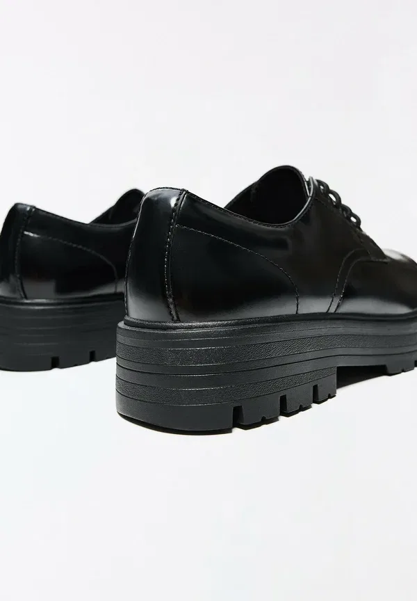 Туфли дерби casual lace ups Bershka, черный — фото 4