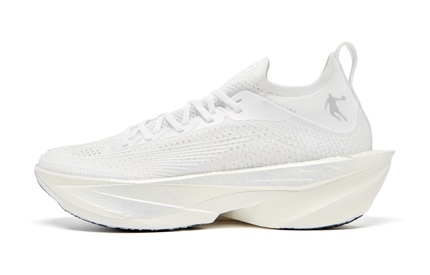 

QIAODAN Кроссовки Feiying Plaid 2.0 мужские низкие Jordan White Silver