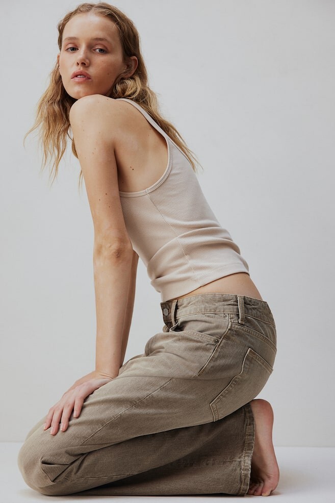 

Мешковатые джинсы bootcut regular H&M, бежевый