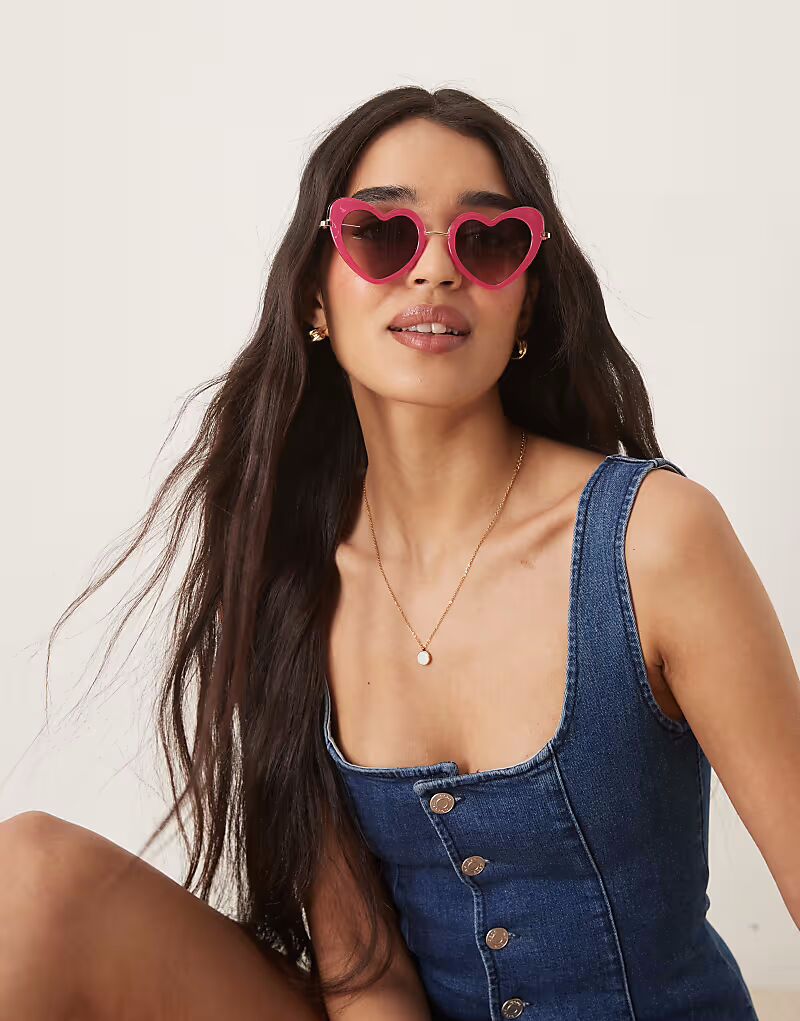 

Солнцезащитные очки ASOS DESIGN в форме сердца розового цвета
