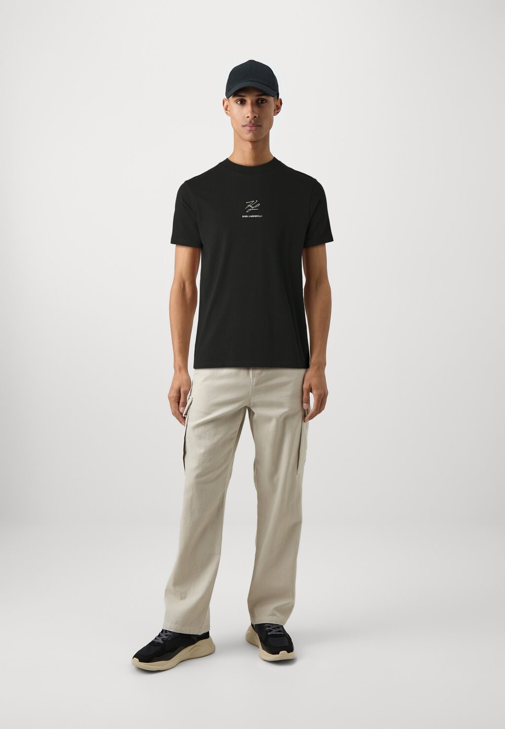 

Футболки с принтом CREWNECK KARL LAGERFELD, черный