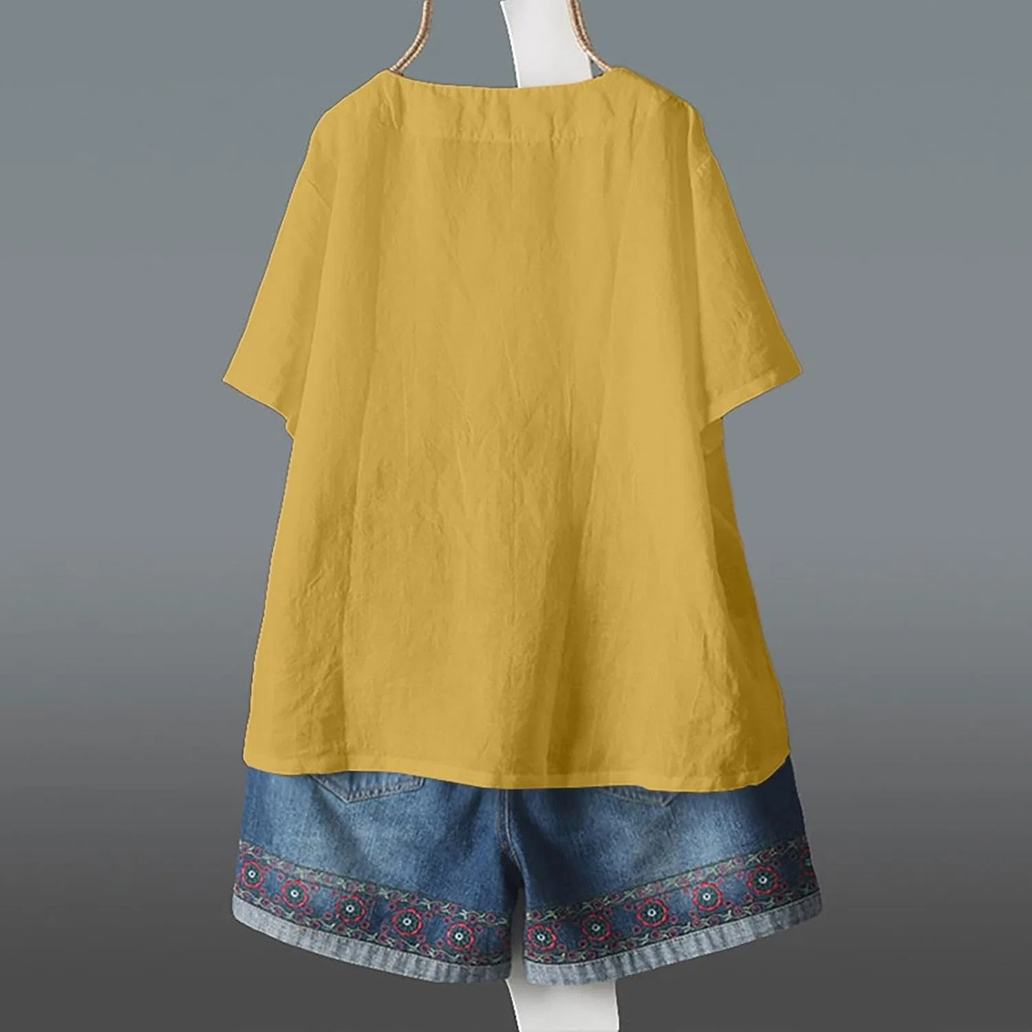 Женская футболка с V-образным вырезом, свободный крой, Yellow — фото 3