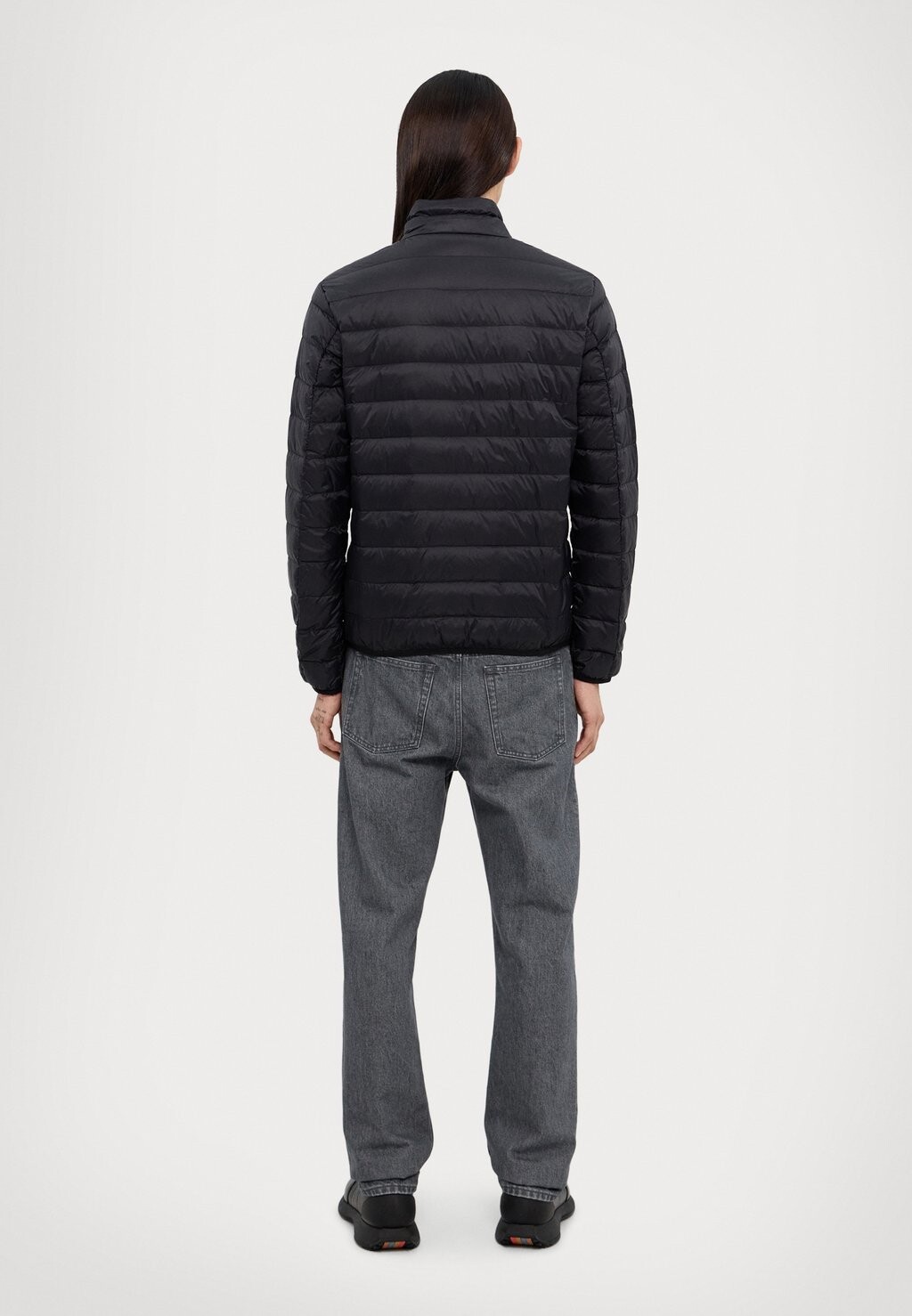 

Пуховик EA7 Emporio Armani, черный