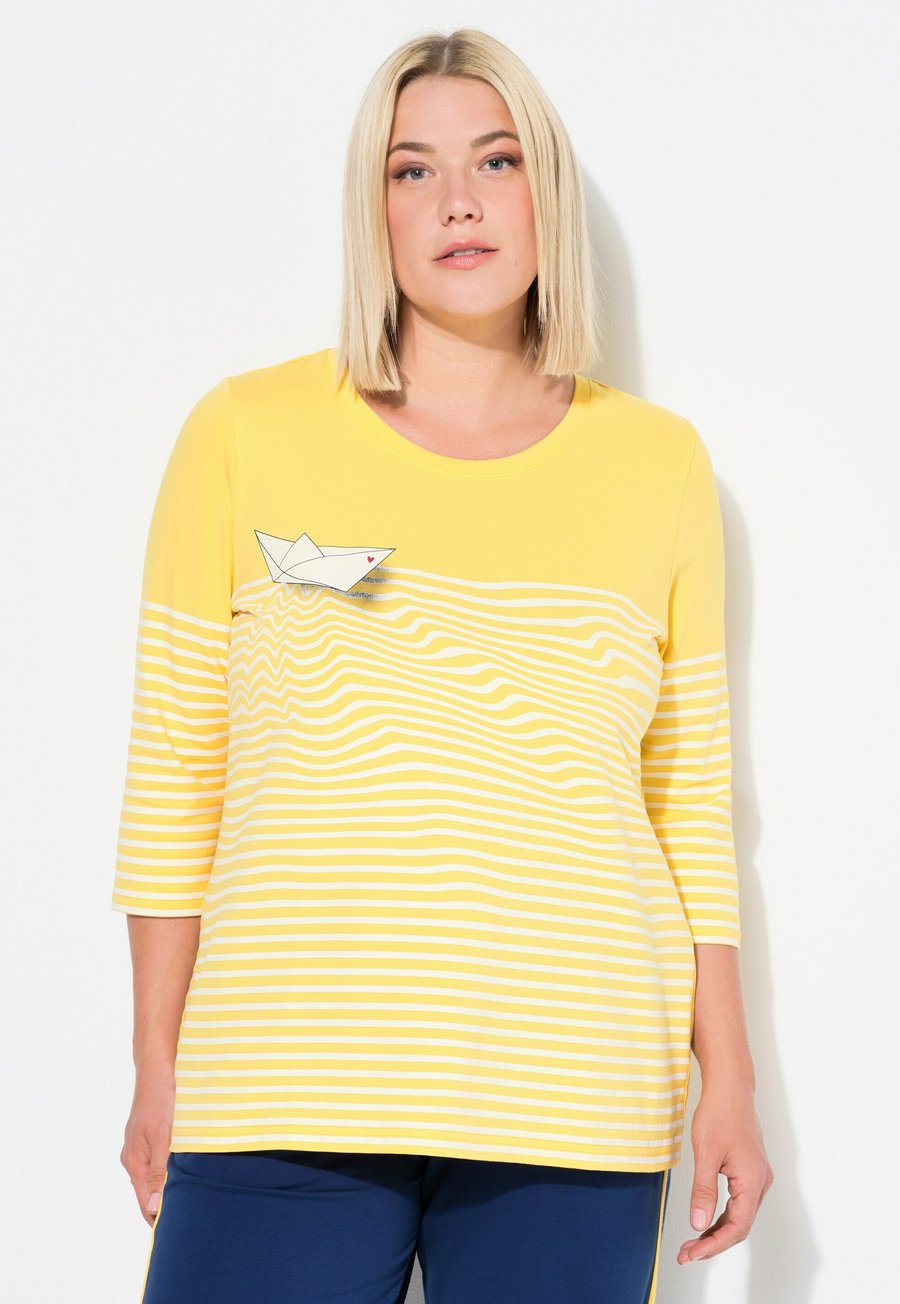 

Топ Ulla Popken PAPER BOAT PRINT 3/4 SLEEVE, Sun Yellow/Yellow
