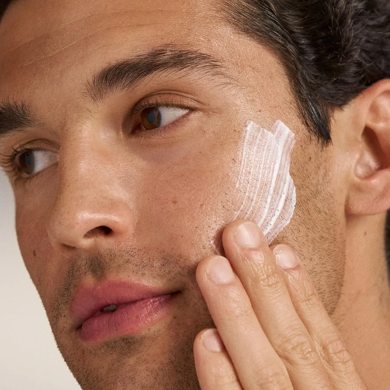 Увлажняющий крем для лица Dermalogica Powerbright с SPF 50, защищает кожу от пигментных пятен благодаря ниацинамиду и гиалуроновой кислоте, 1,7 жидких унций. — фото 3
