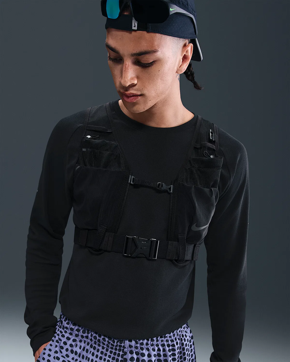 Непромокаемый жилет для бега Nike Transform, Black/Black — фото 3