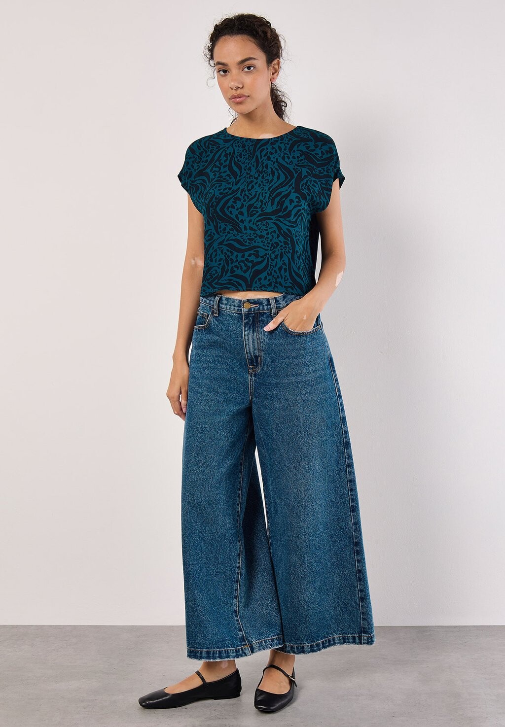 

Блуза MIXED ANIMAL TEXTURED CROPPED Apricot, бирюзовый