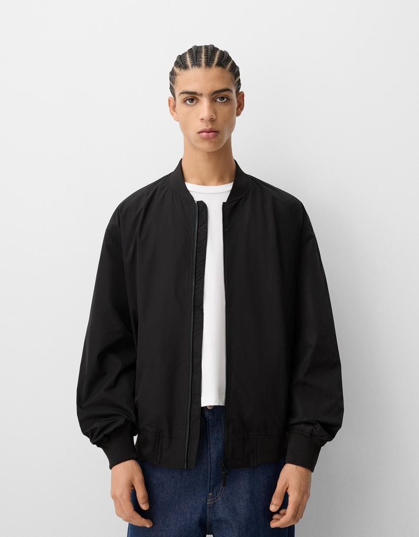 

Легкая техническая куртка-бомбер Bershka, черный