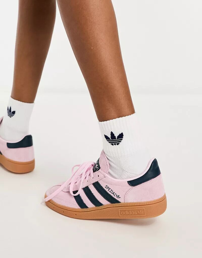 Розовые и темно-синие кроссовки на резиновой подошве adidas Originals Handball Spezial — фото 2