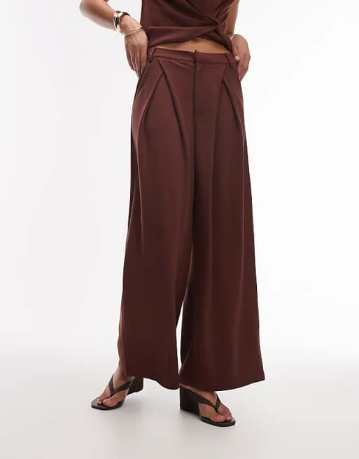 

Шоколадные широкие брюки со складками из джерси и твила ASOS DESIGN