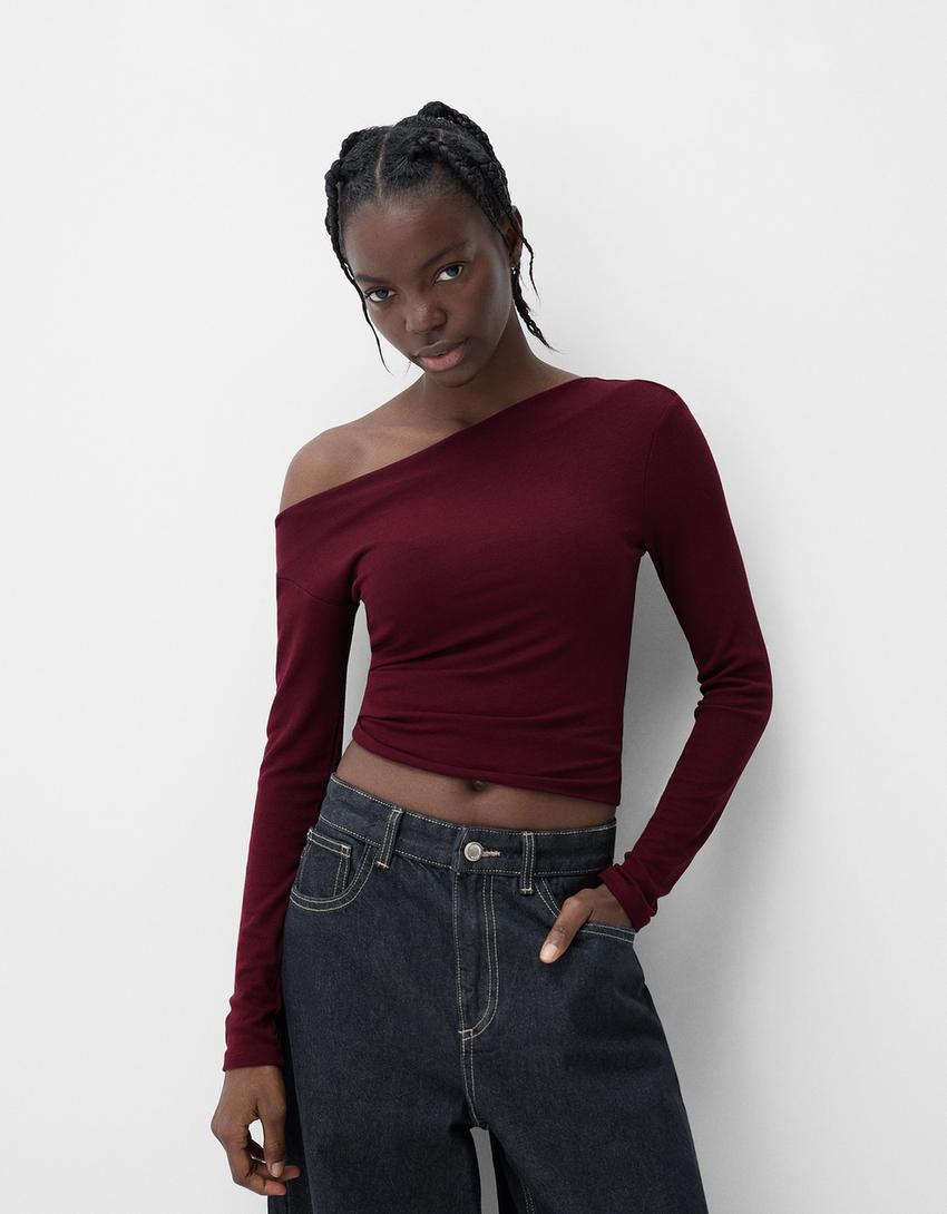 

Асимметричная футболка с длинным рукавом Bershka, бургундия