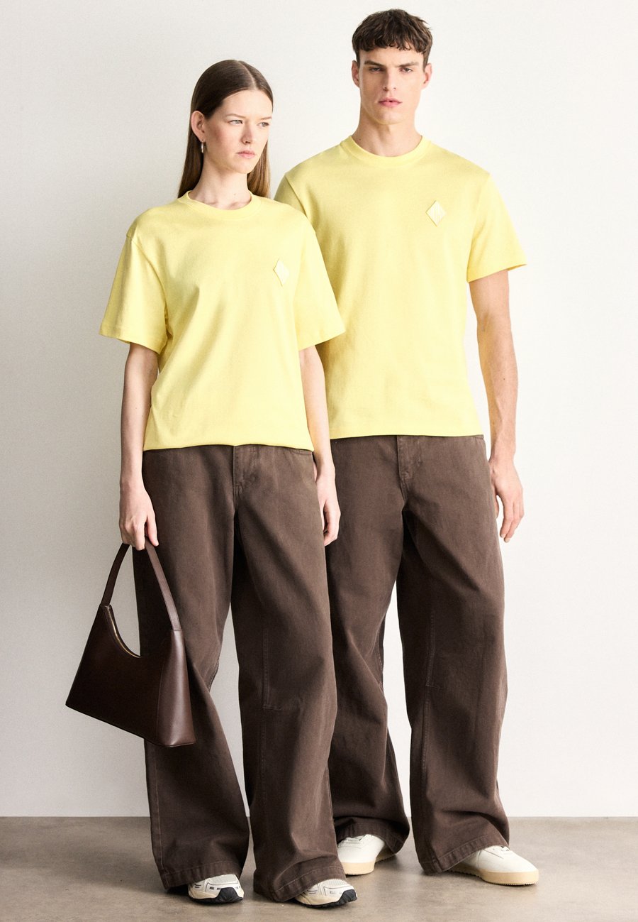 Футболка Lacoste UNISEX Jaune/Yellow, Классическая, Желтая — фото 2
