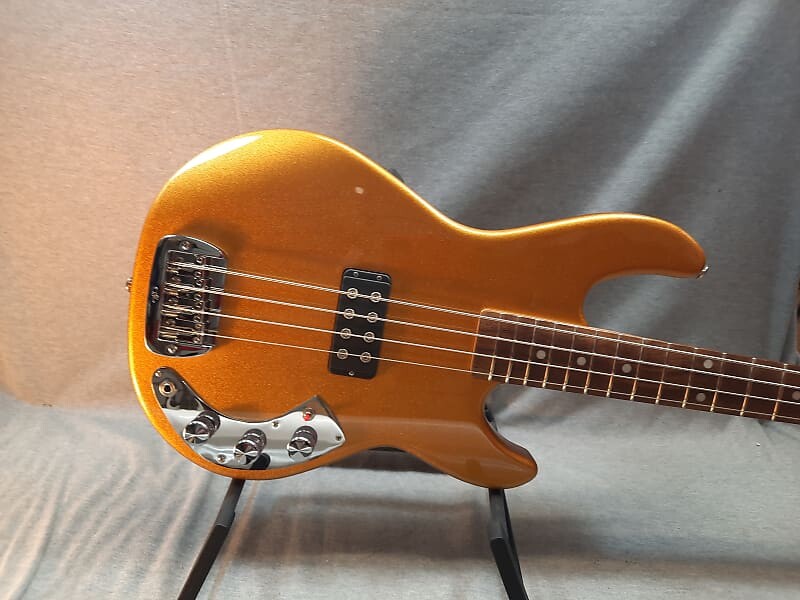 

Басс гитара G&L L 1000 Pharaoh Gold Firemist Urethane