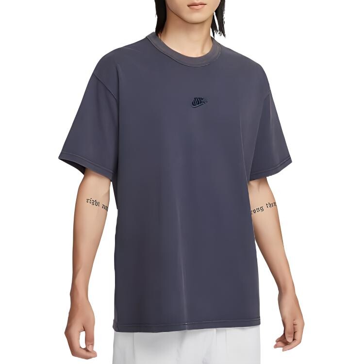 

Футболка серии Sportswear Essentials для мужчин, цвет темно-синий Nike, темно-синий