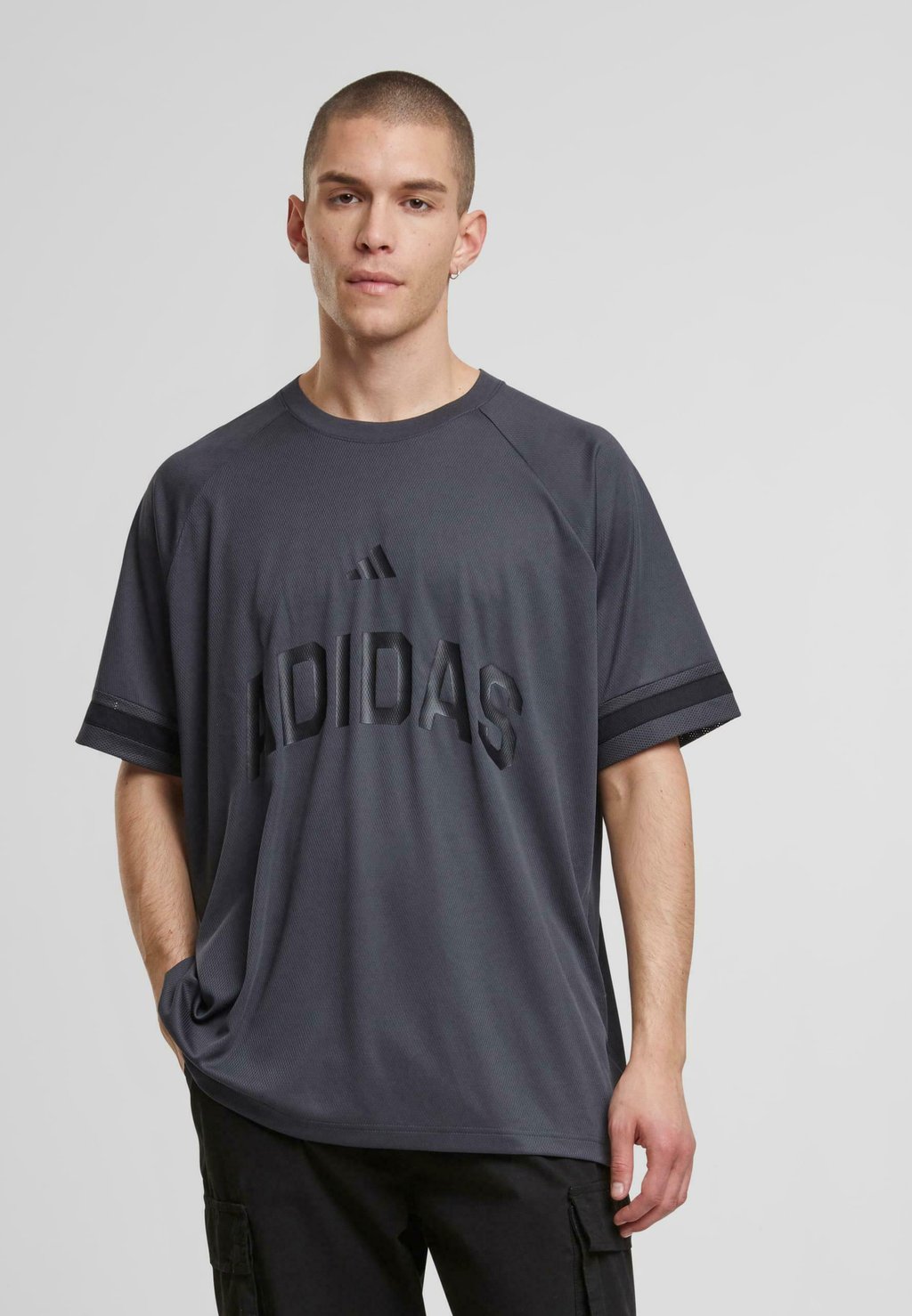 

Футболка с принтом Adidas Originals, серый