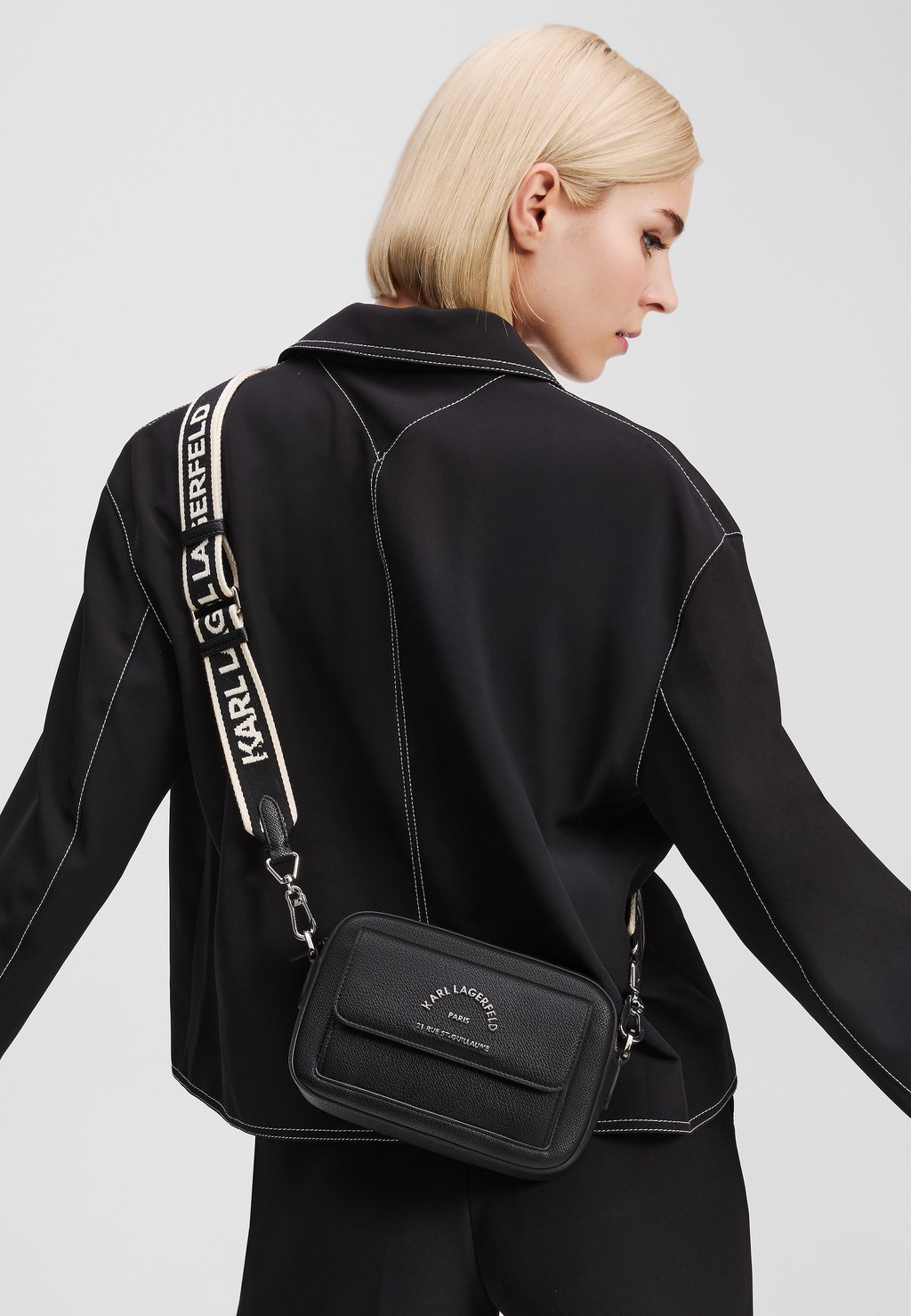 

Сумка через плечо Across body bag KARL LAGERFELD, черный