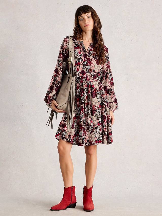 

Платье-рубашка Monique с абстрактным принтом длиной до колена White Stuff