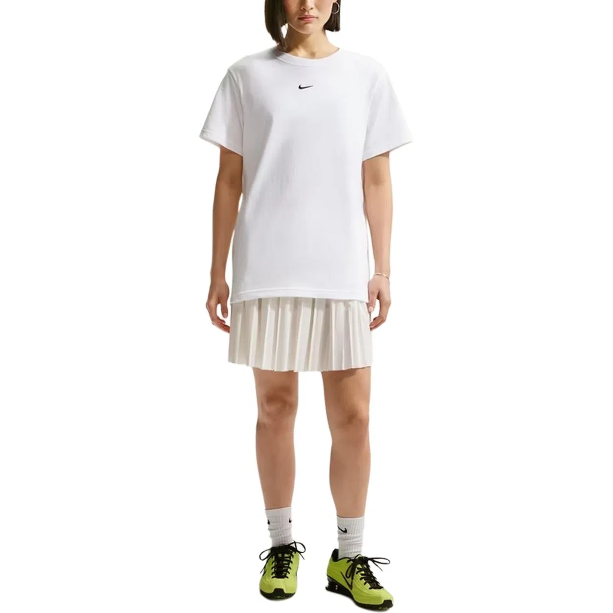 Спортивная футболка Sportswear женская Nike, White | Black — фото 4