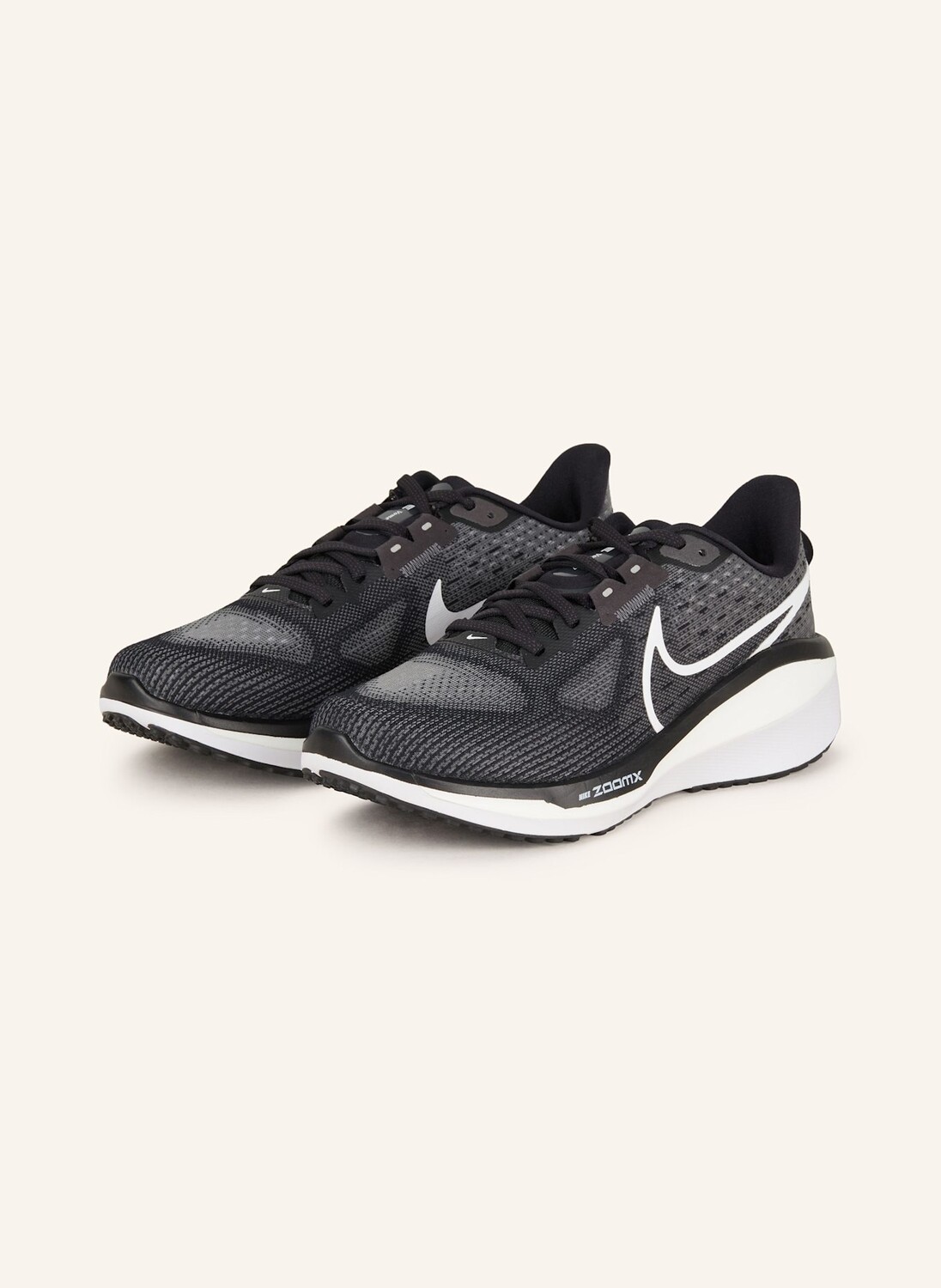 

Кроссовки vomero 17 Nike, цвет SCHWARZ/GRAU/WEISS