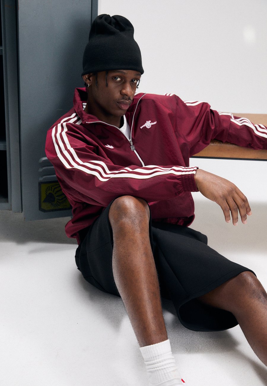 

Куртка Adidas Originals ARSENAL FC ICON HALFZIP JACKET, Team Burgundy/Bordeaux