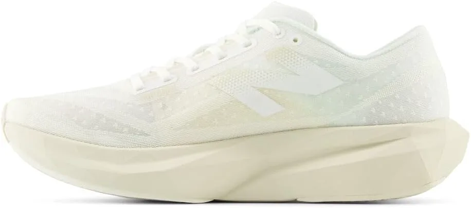 Мужские беговые кроссовки New Balance FuelCell Rebel V4, белый — фото 3