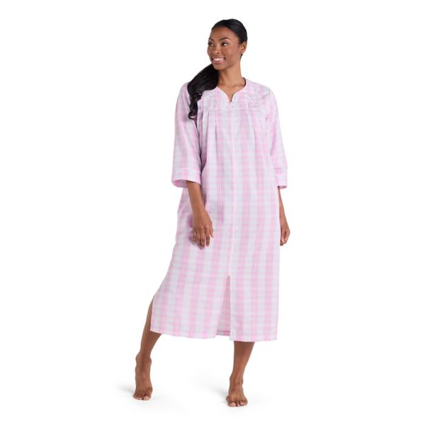 

Маленький длинный халат на молнии из сирсакера Miss Elaine Essentials, цвет pink plaid