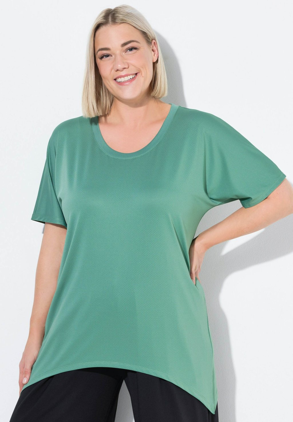 

Базовая футболка QUICK DRYING POINTED HEM STRETCH FIT Ulla Popken, сине-зеленый