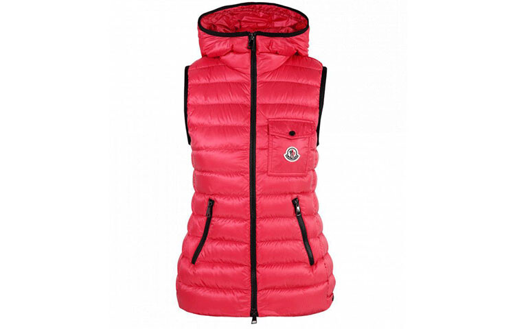 

Жилет женский красный Moncler