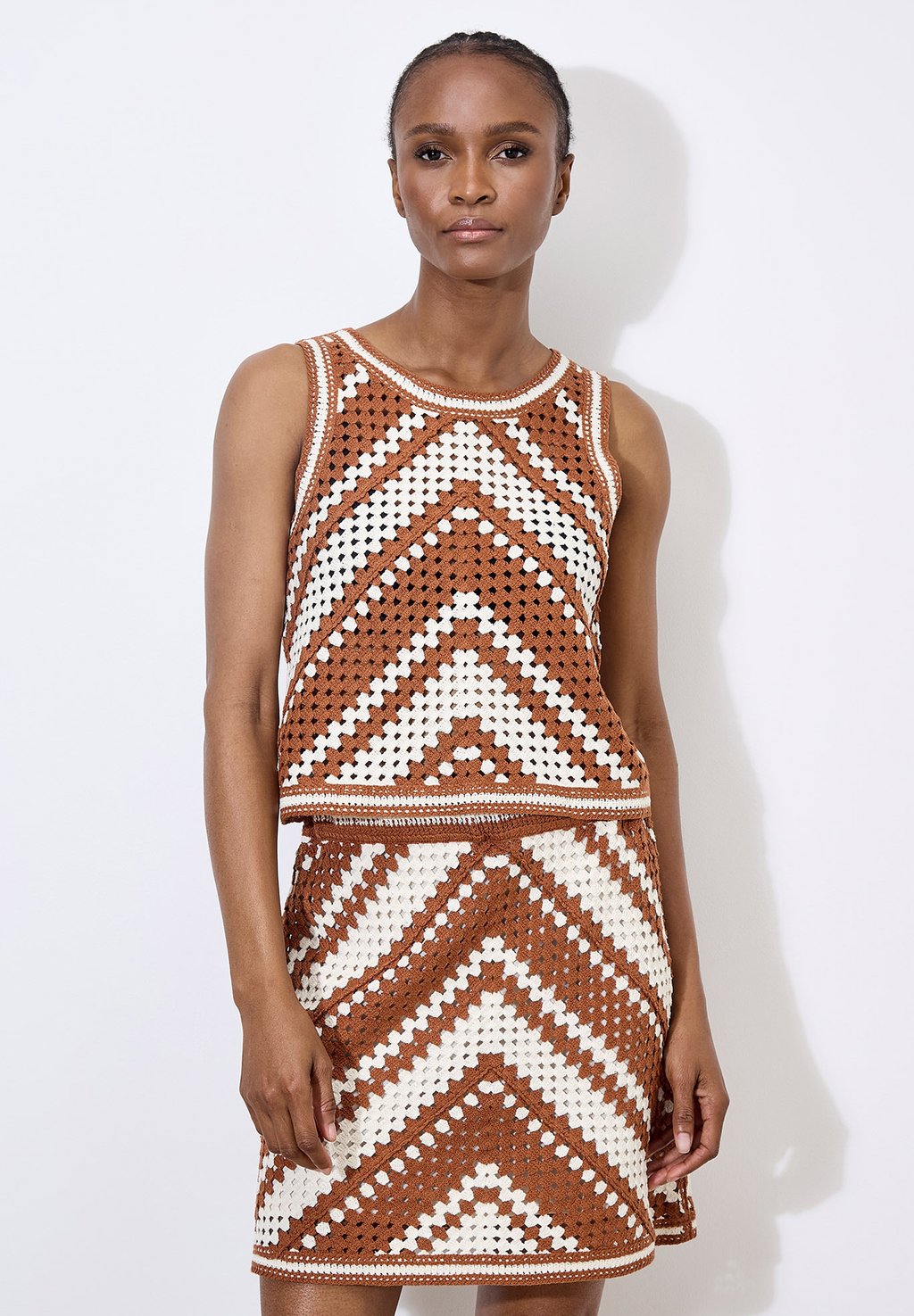

Топ CHEVRON CROCHET Apricot, цвет Stone